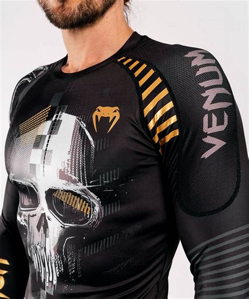 Skull Long Sleeve Rashguard-Black/Gold