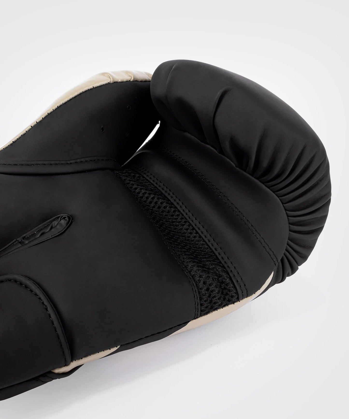 CHALLENGER 4.0 BOXING GLOVES-BLACK/BEIGE