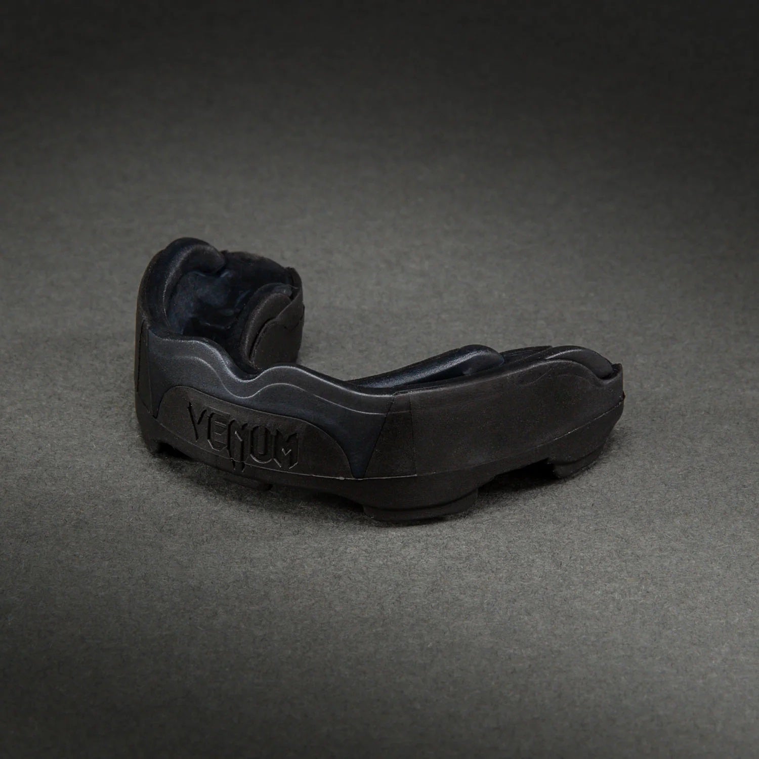 Predator Mouthguard-Black Black/Red